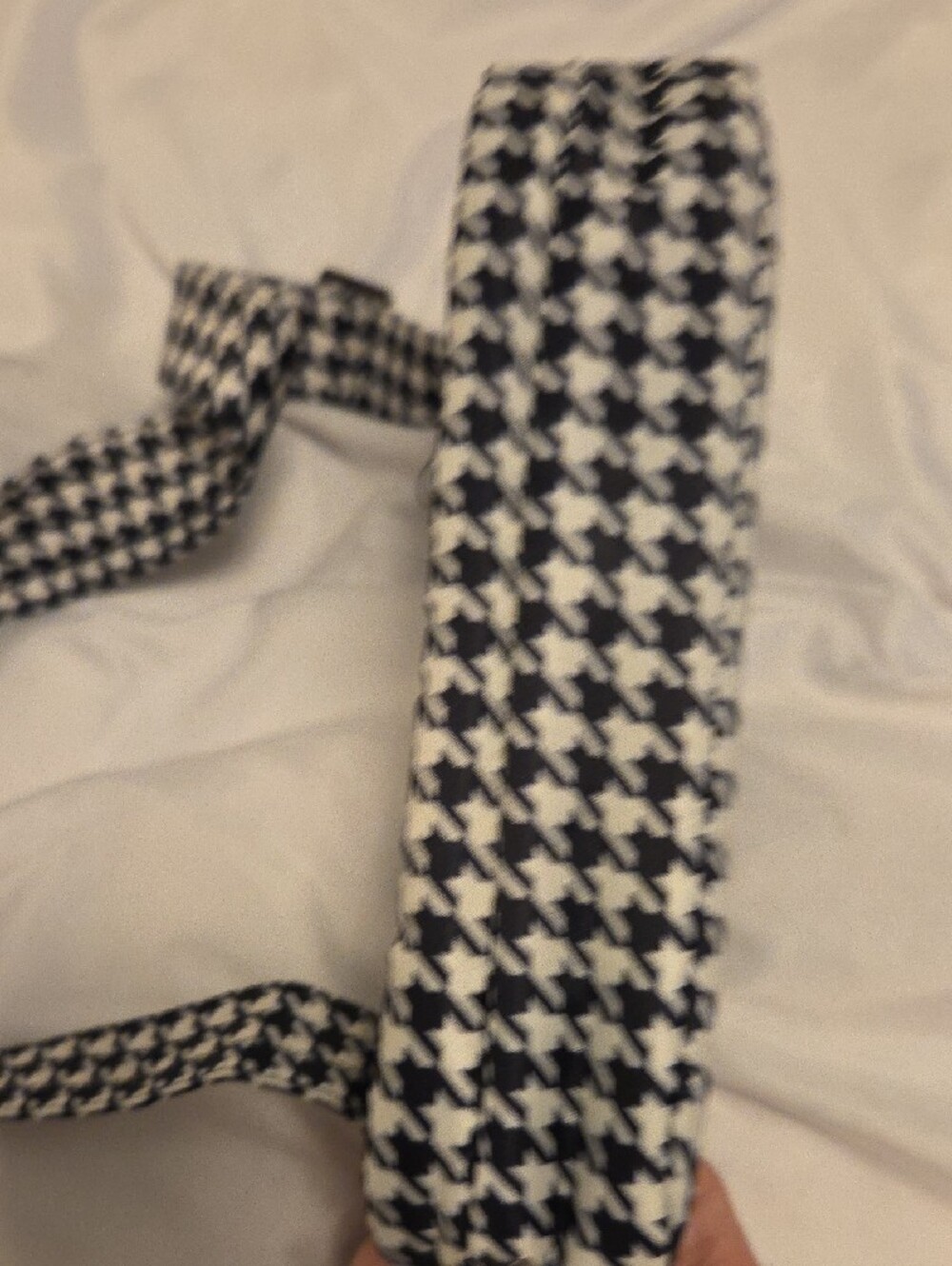 Lug Black and White Houndstooth Crossbody Super Coupe with Adjustable Strap - Picture 4 of 7